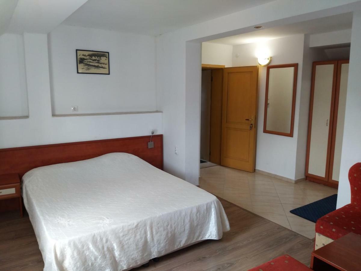 Хотел Ник Azenograd Kültér fotó