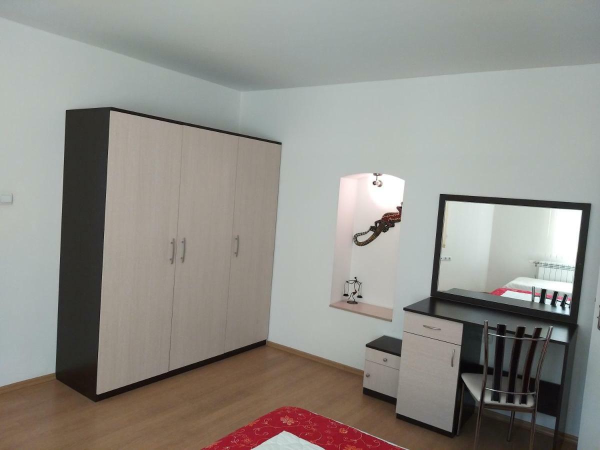 Хотел Ник Azenograd Kültér fotó