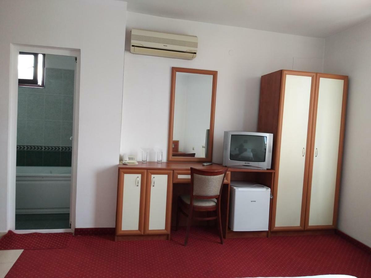 Хотел Ник Azenograd Kültér fotó