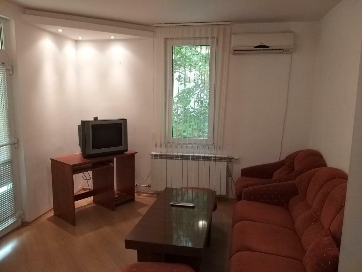 Хотел Ник Azenograd Kültér fotó